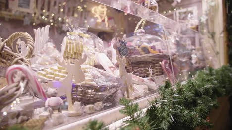 Decoración-Y-Comida-Del-Escaparate-Navideño.-Mercado-De-Montpellier